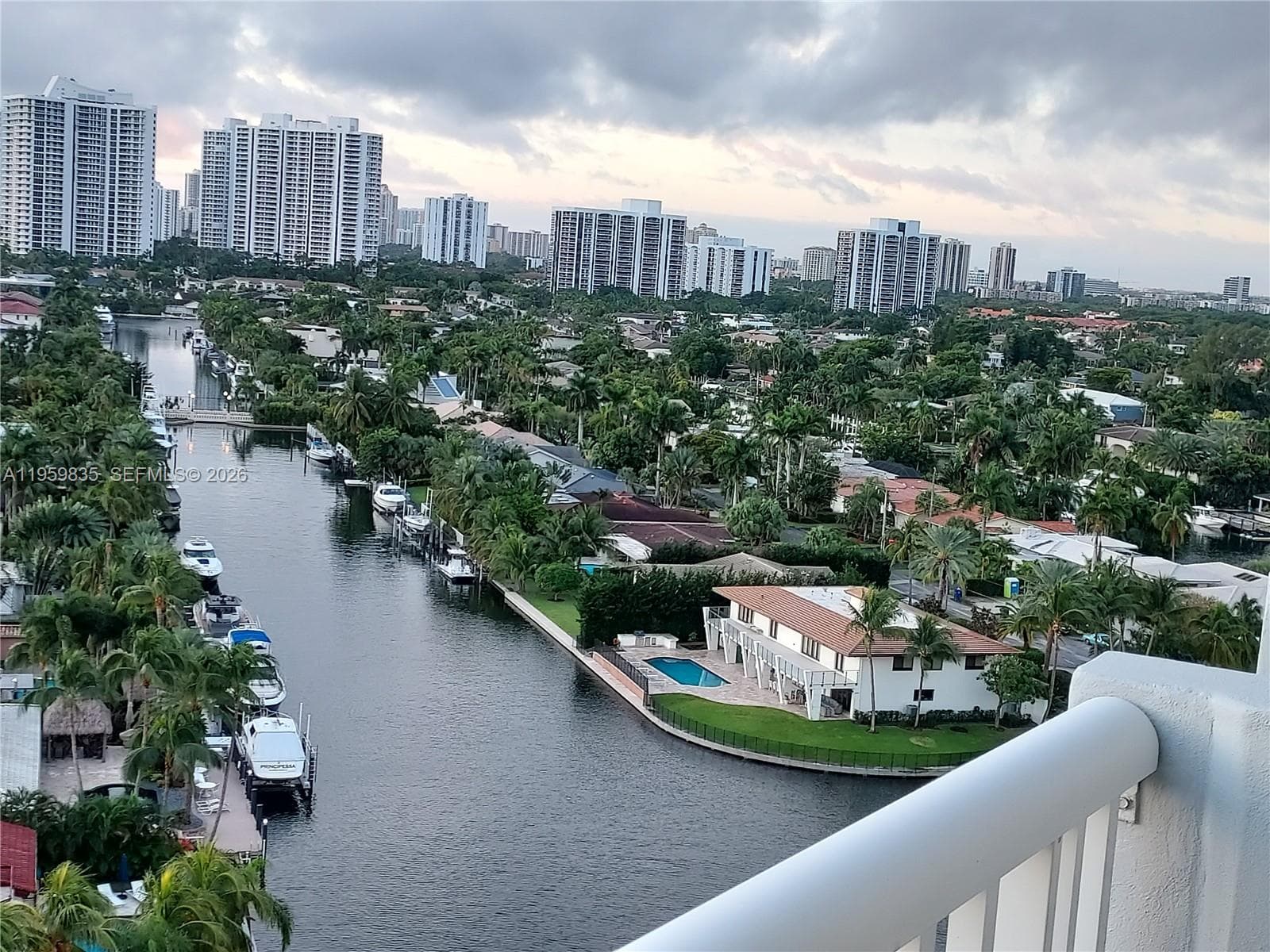 137 Golden Isles Dr 1404 photo 8