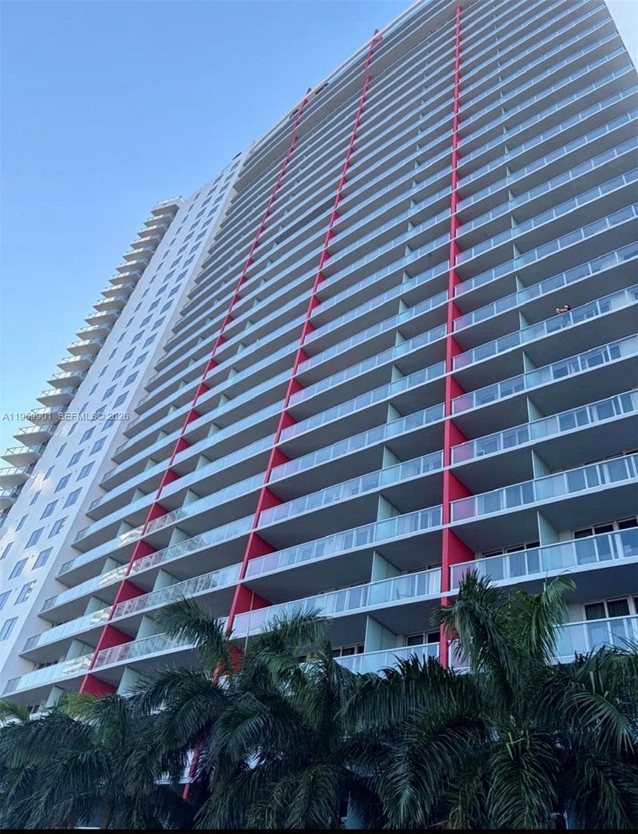 2602 E Hallandale Beach Blvd R2709 photo 2