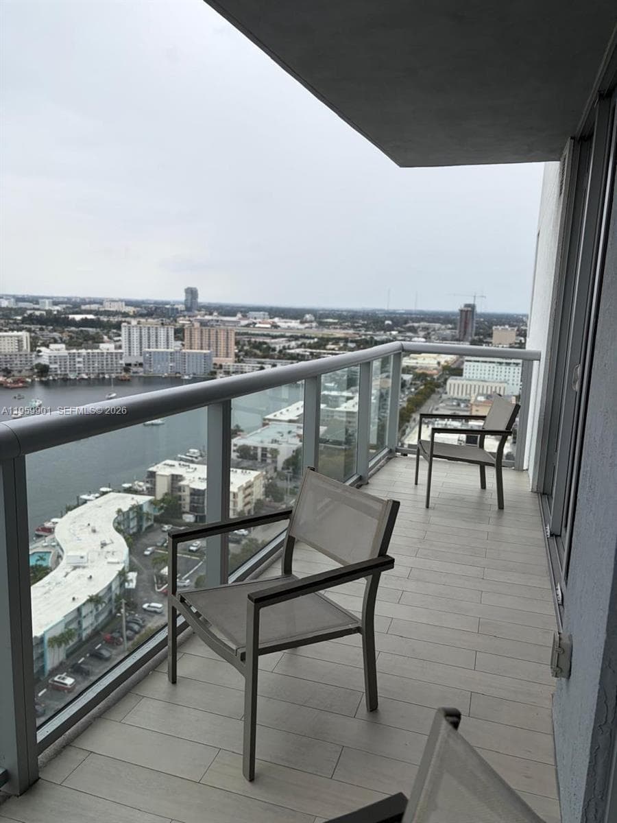 2602 E Hallandale Beach Blvd R2709 photo 7