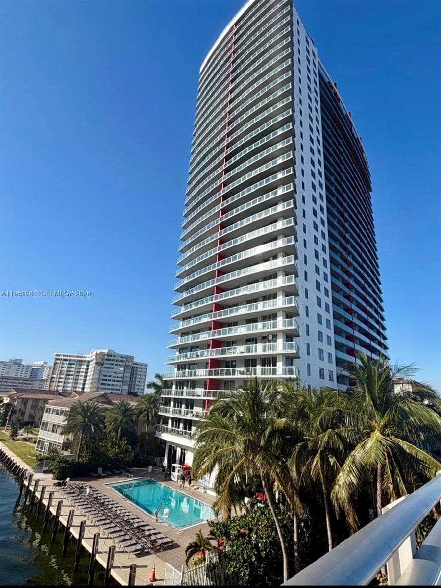 2602 E Hallandale Beach Blvd R2709 photo 1