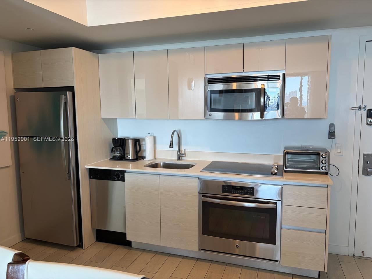 2602 E Hallandale Beach Blvd R2709 photo 10