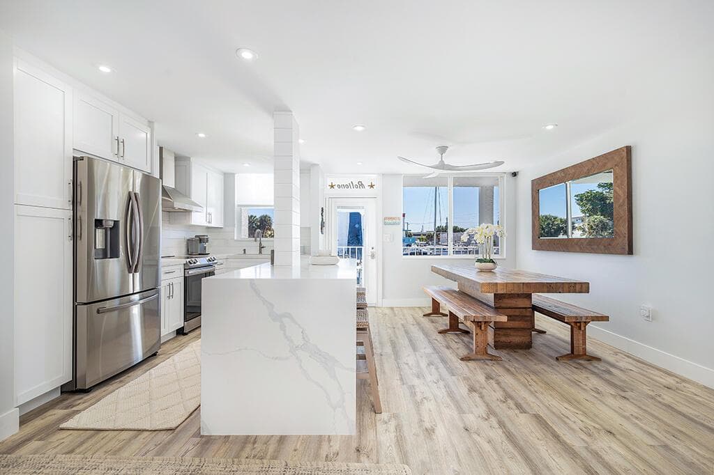 108 Paradise Harbour Boulevard 210 photo 6