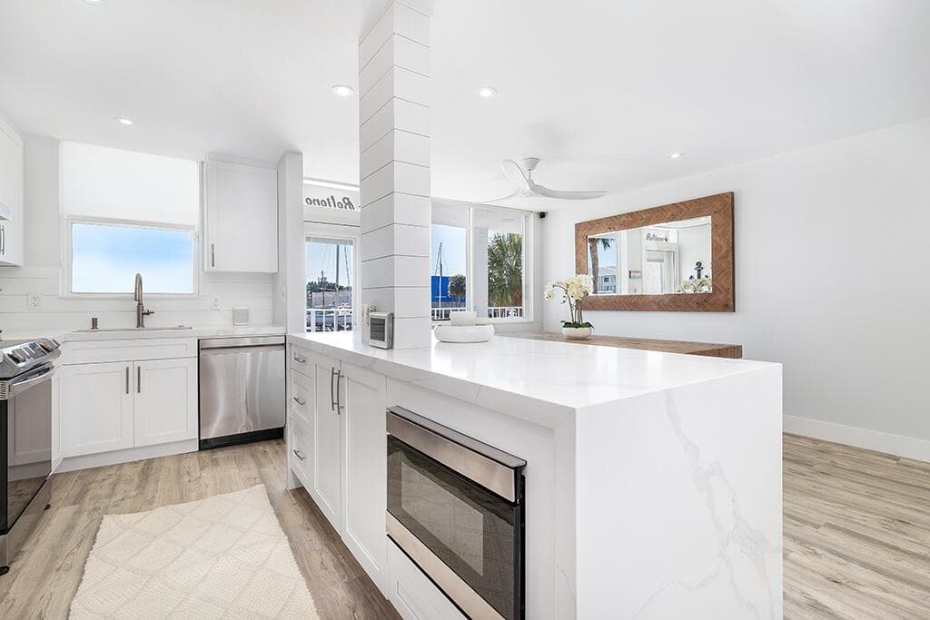 108 Paradise Harbour Boulevard 210 photo 16