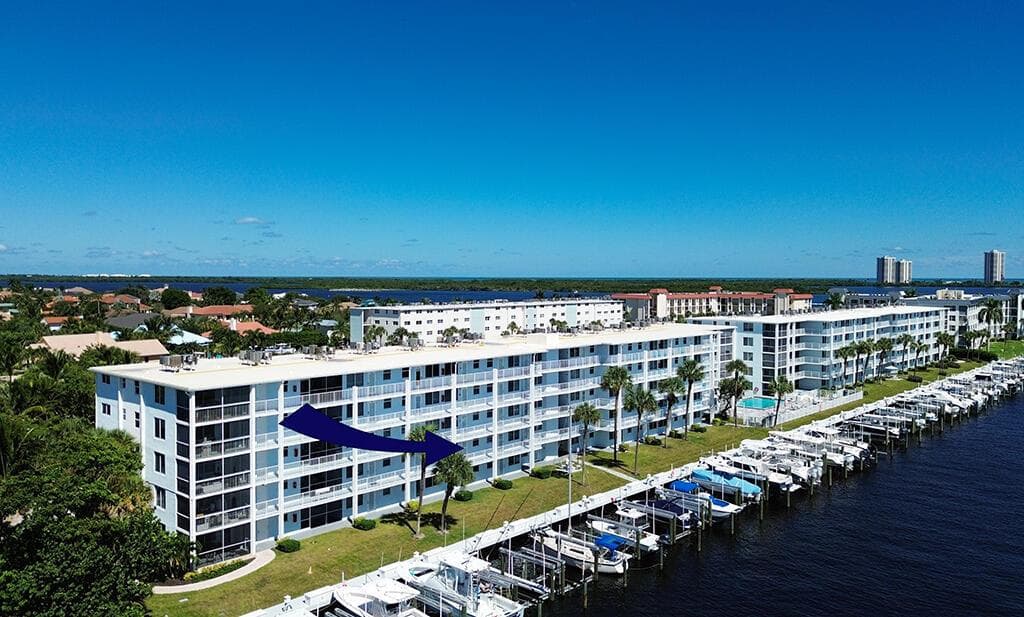 108 Paradise Harbour Boulevard 210 photo 22
