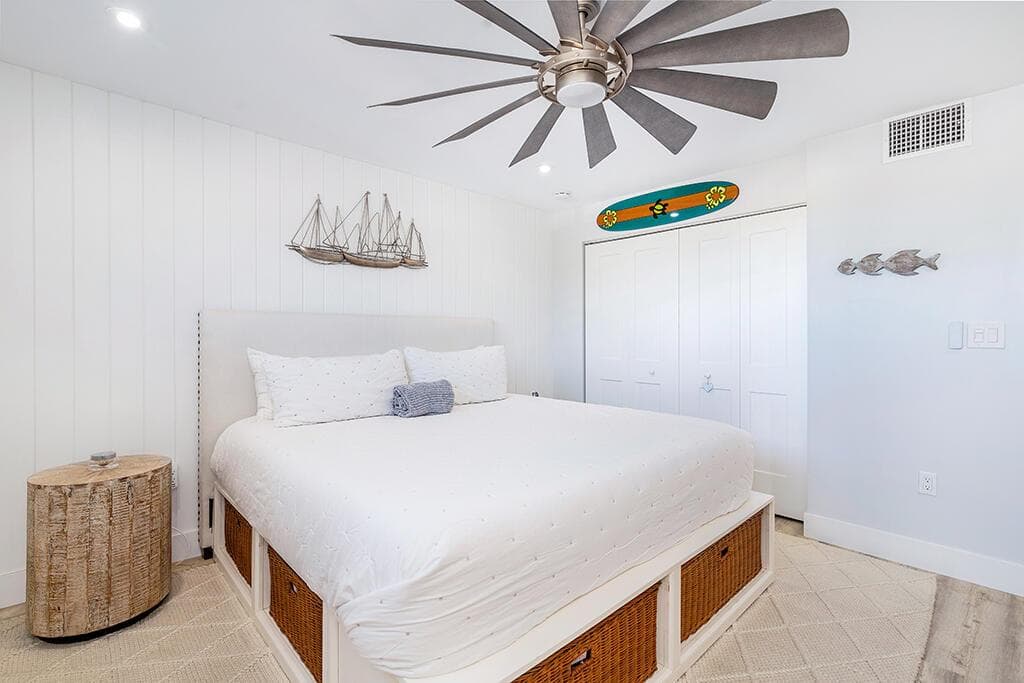 108 Paradise Harbour Boulevard 210 photo 20