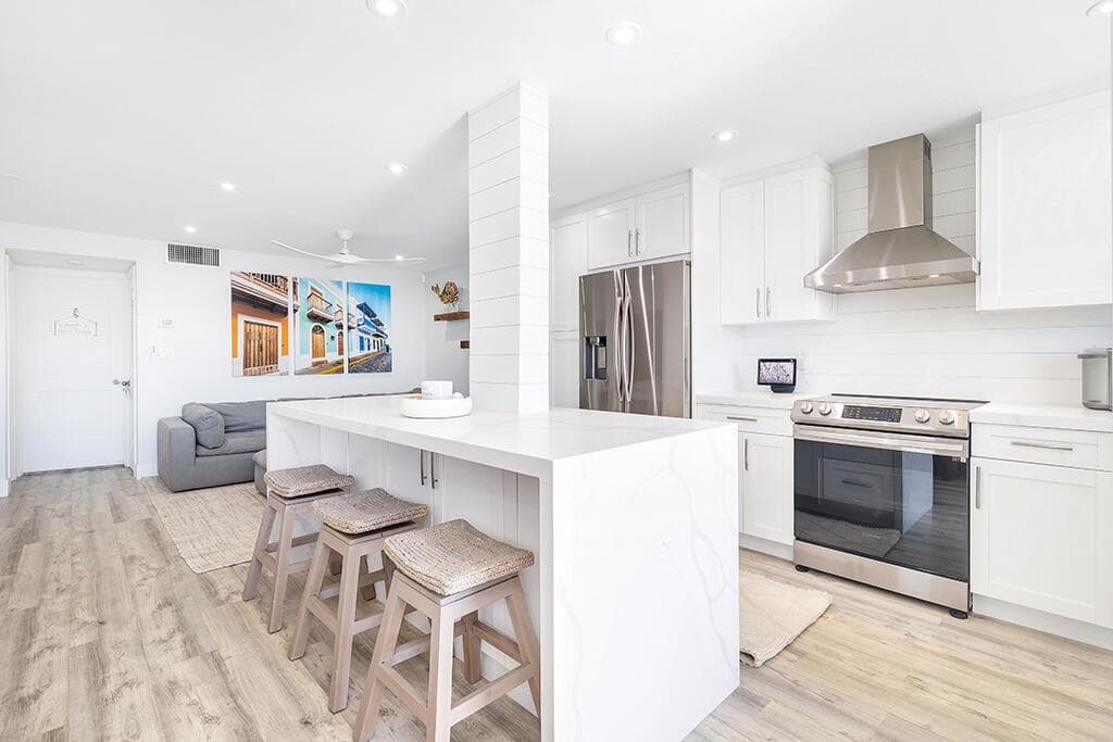 108 Paradise Harbour Boulevard 210 photo 10