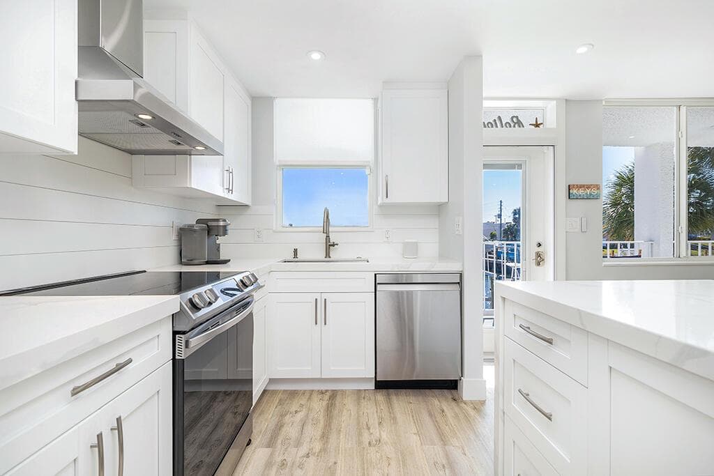 108 Paradise Harbour Boulevard 210 photo 14