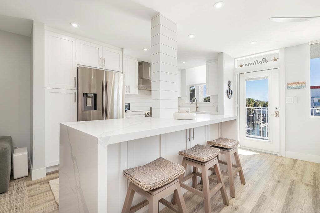 108 Paradise Harbour Boulevard 210 photo 11