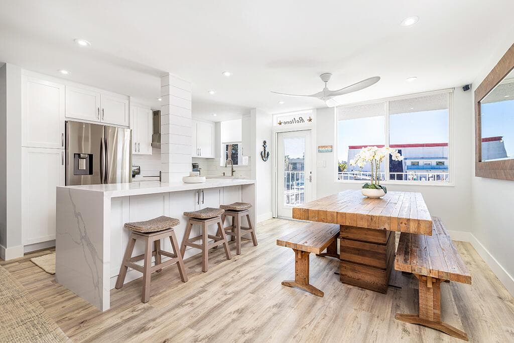 108 Paradise Harbour Boulevard 210 photo 4