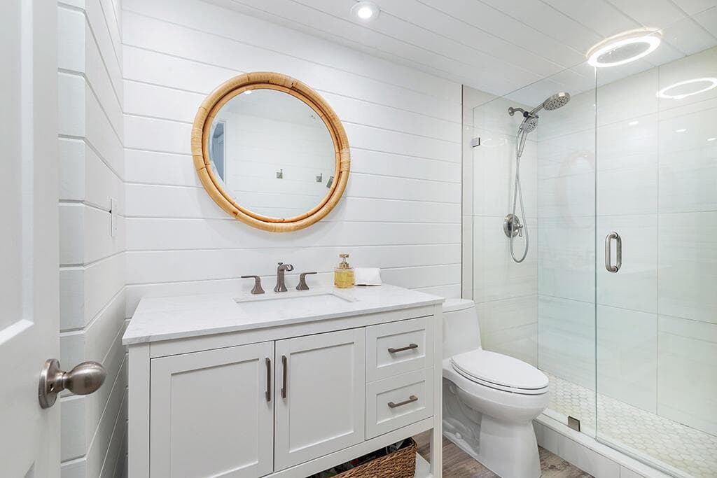 108 Paradise Harbour Boulevard 210 photo 8