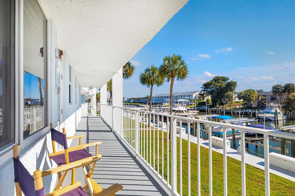 108 Paradise Harbour Boulevard 210 photo 21