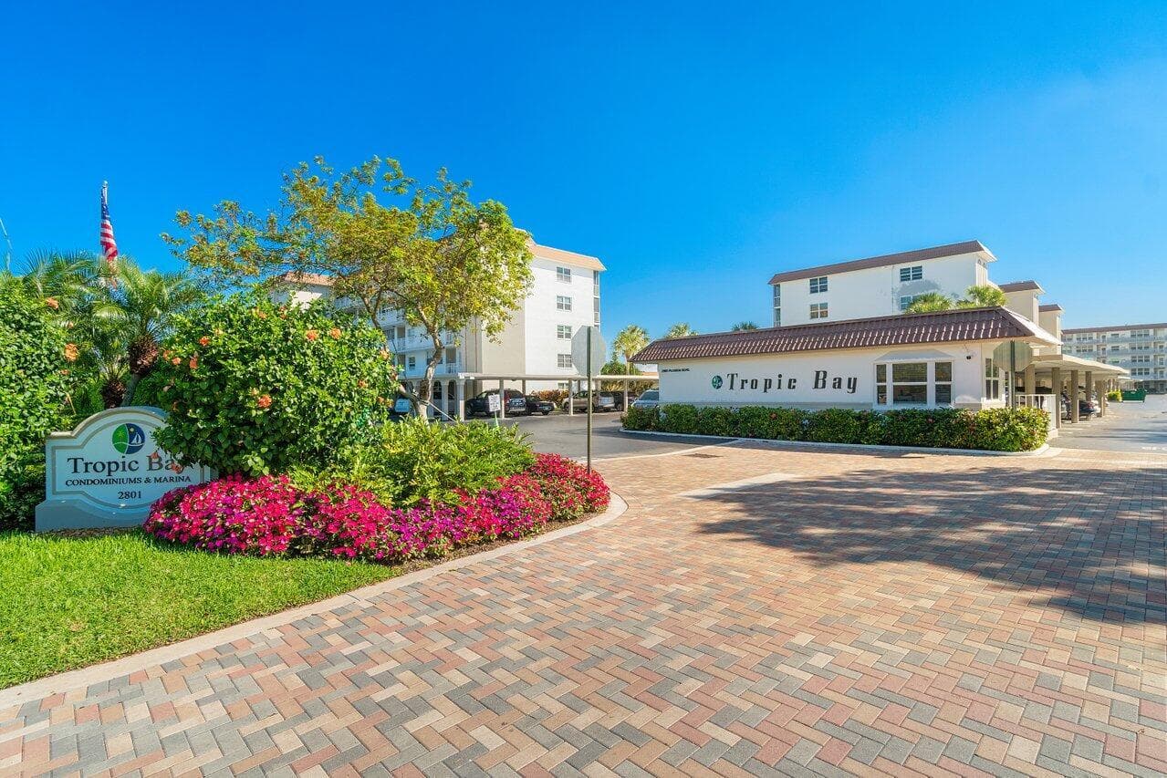 2525 Florida Boulevard 130 photo 22