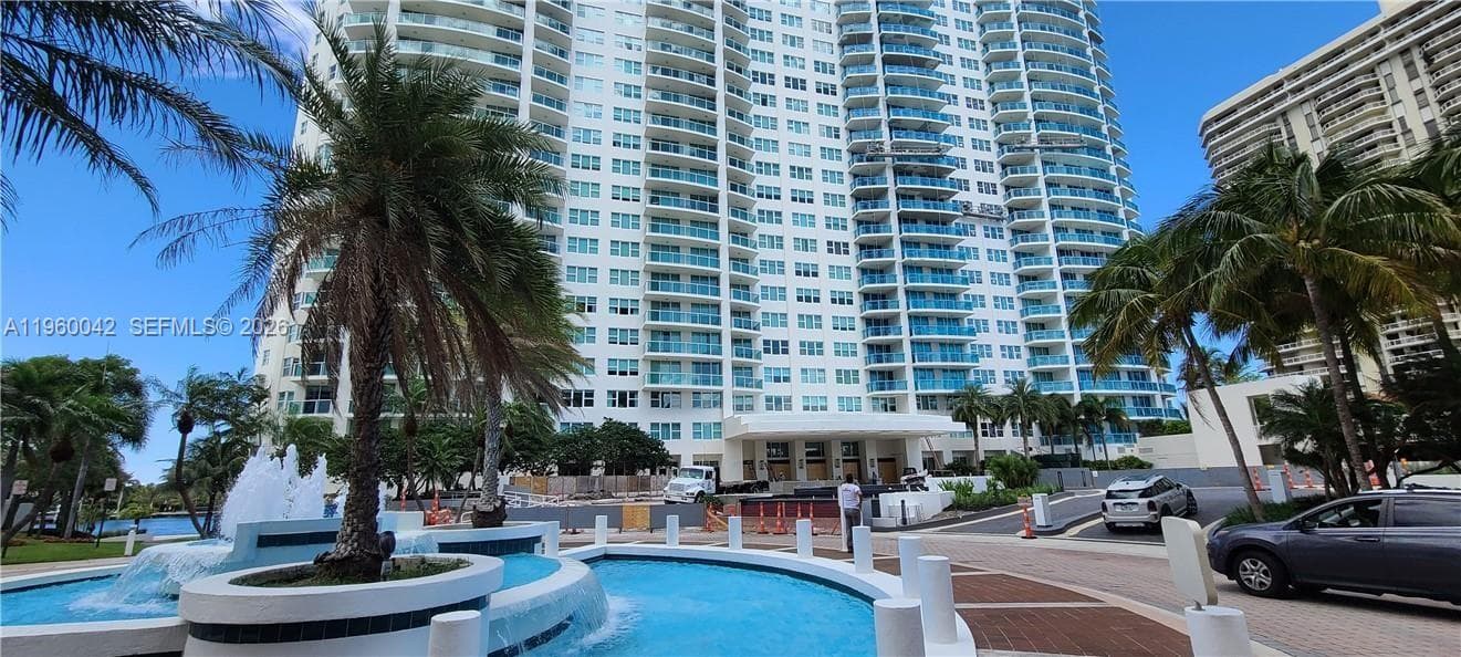 20201 E Country Club Dr 2303 photo 1