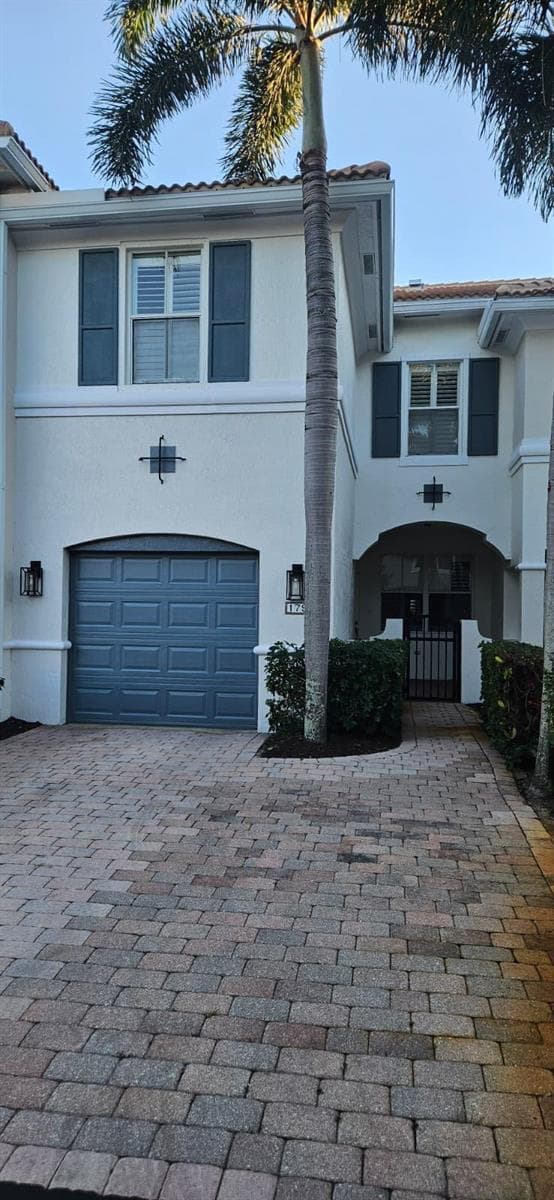 179 Las Brisas Circle photo 2