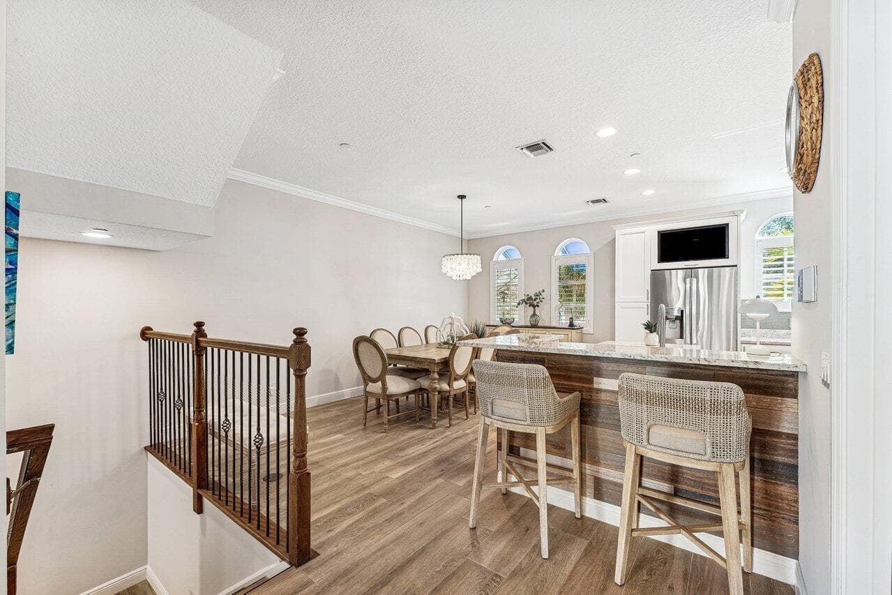 813 Estancia Way photo 7
