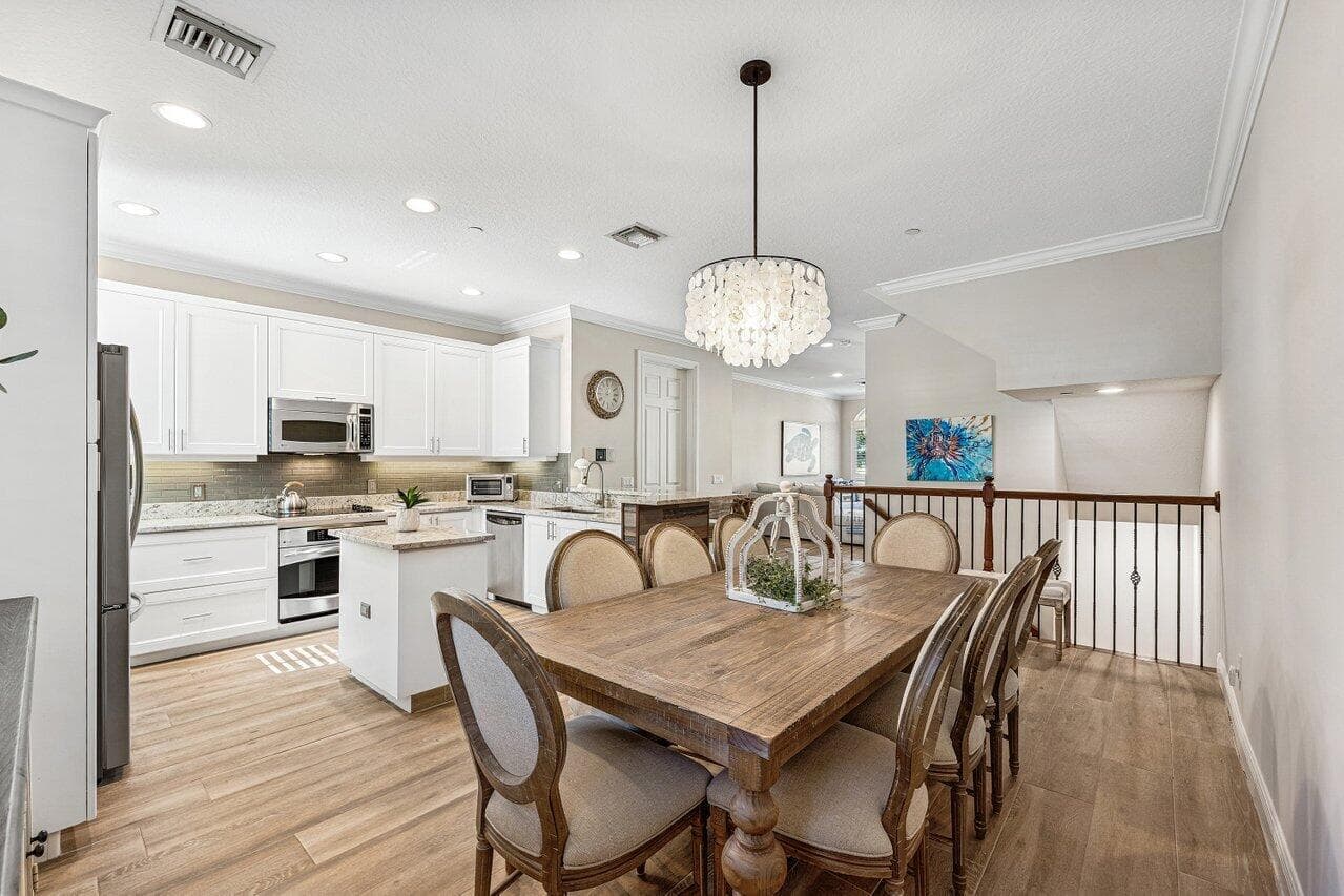 813 Estancia Way photo 8