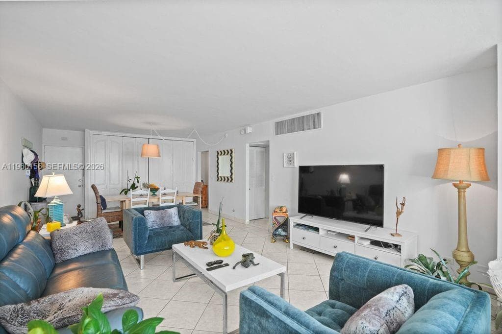5005 Collins Ave 504 photo 22