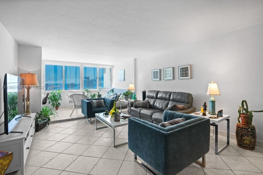 5005 Collins Ave 504 photo 20