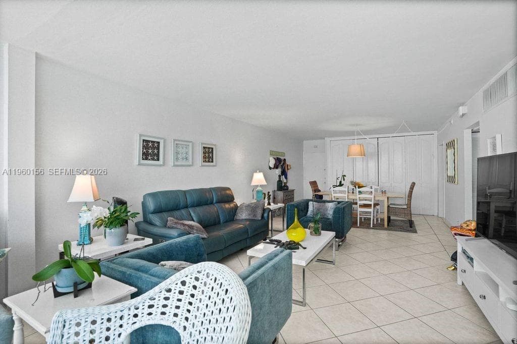 5005 Collins Ave 504 photo 21