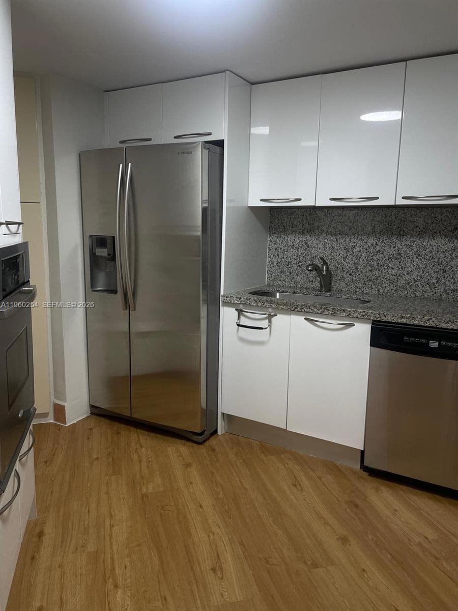 999 Brickell Bay Drive 1202 photo 15