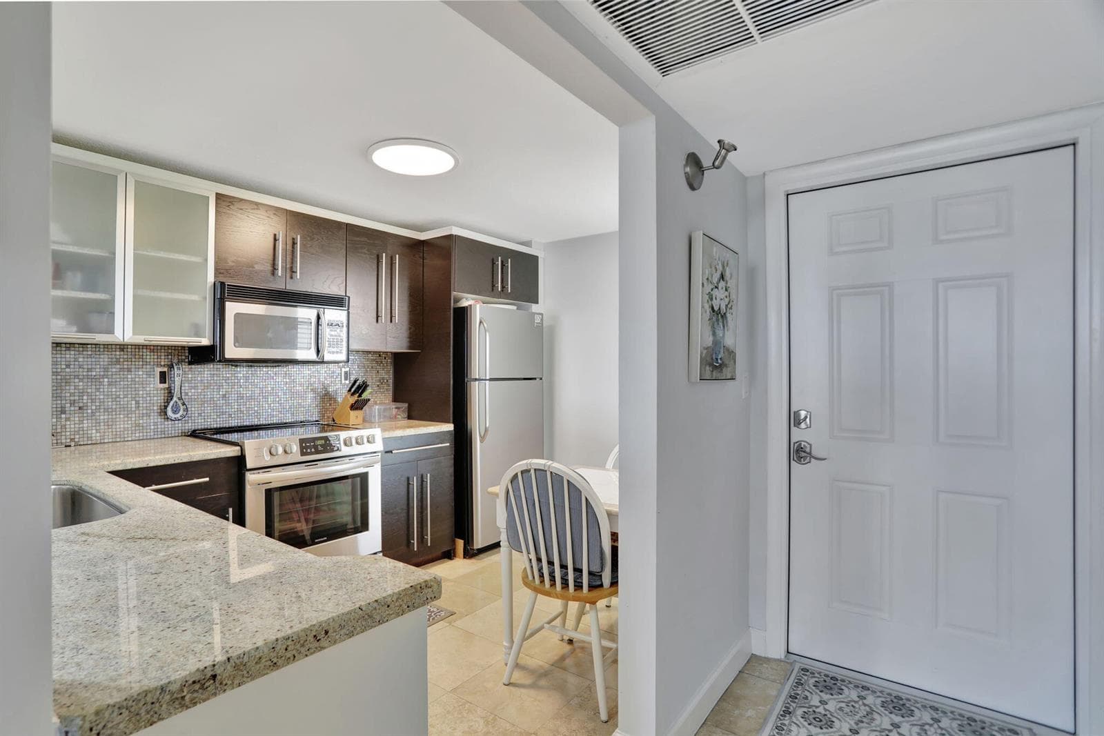 4 Royal Palm Way 6020 photo 3