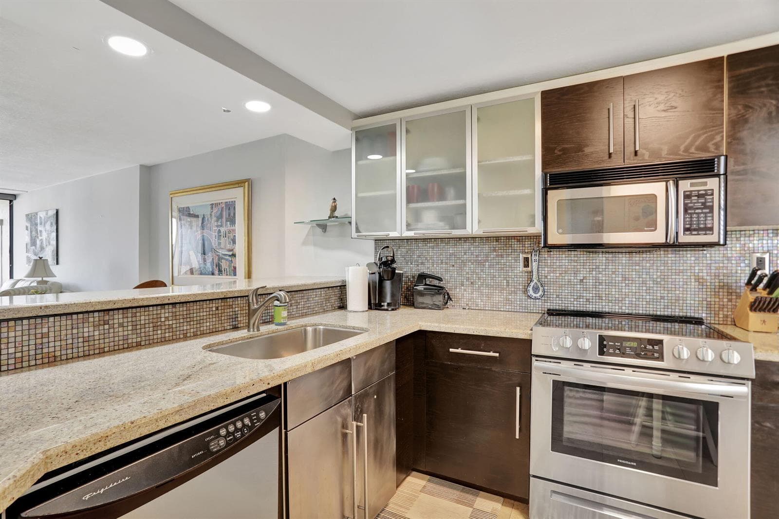 4 Royal Palm Way 6020 photo 5