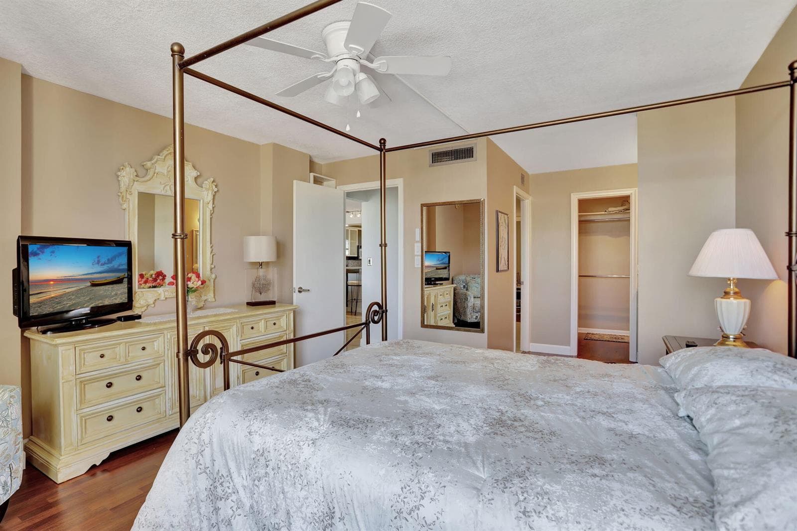4 Royal Palm Way 6020 photo 19
