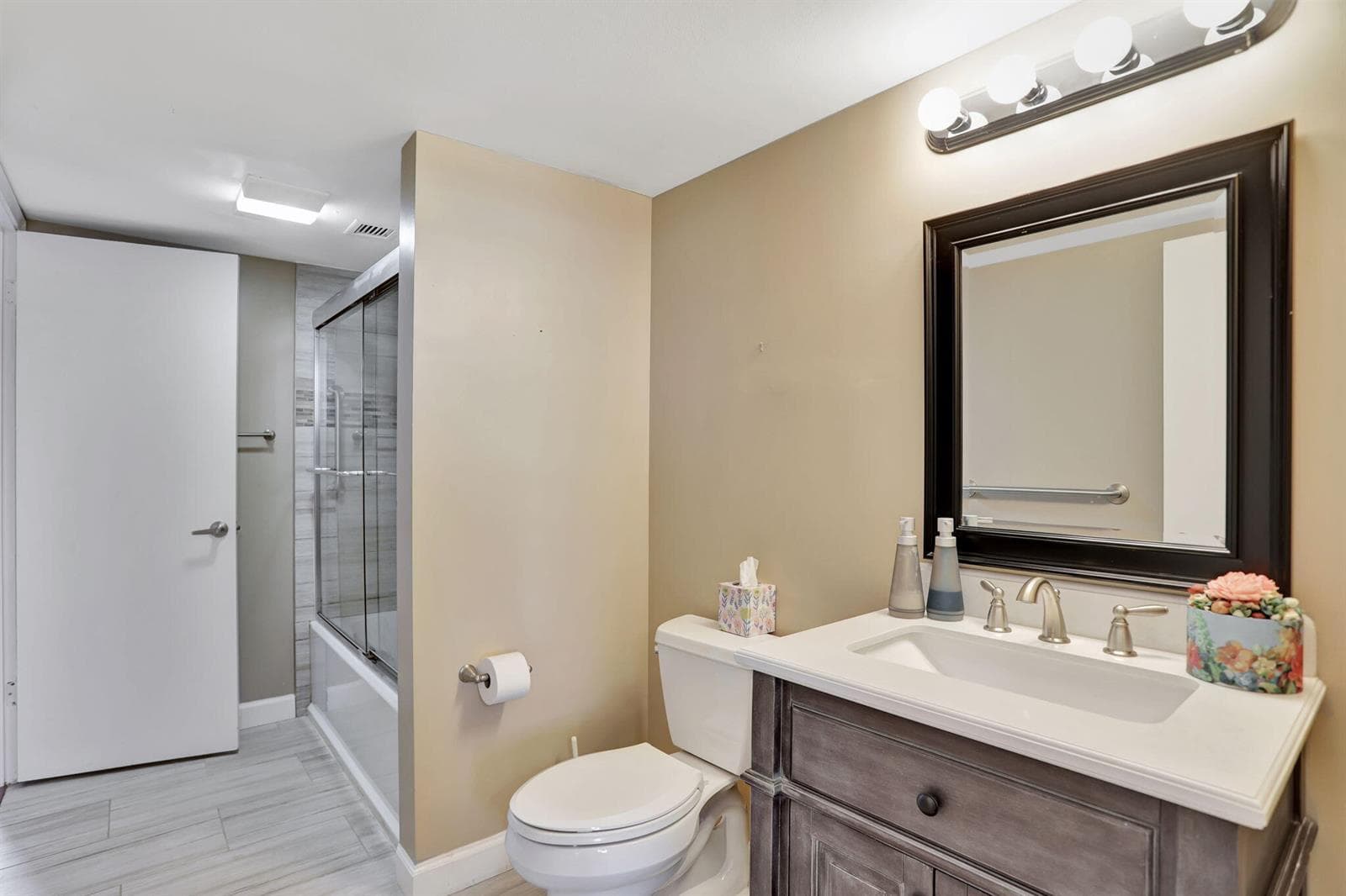 4 Royal Palm Way 6020 photo 21