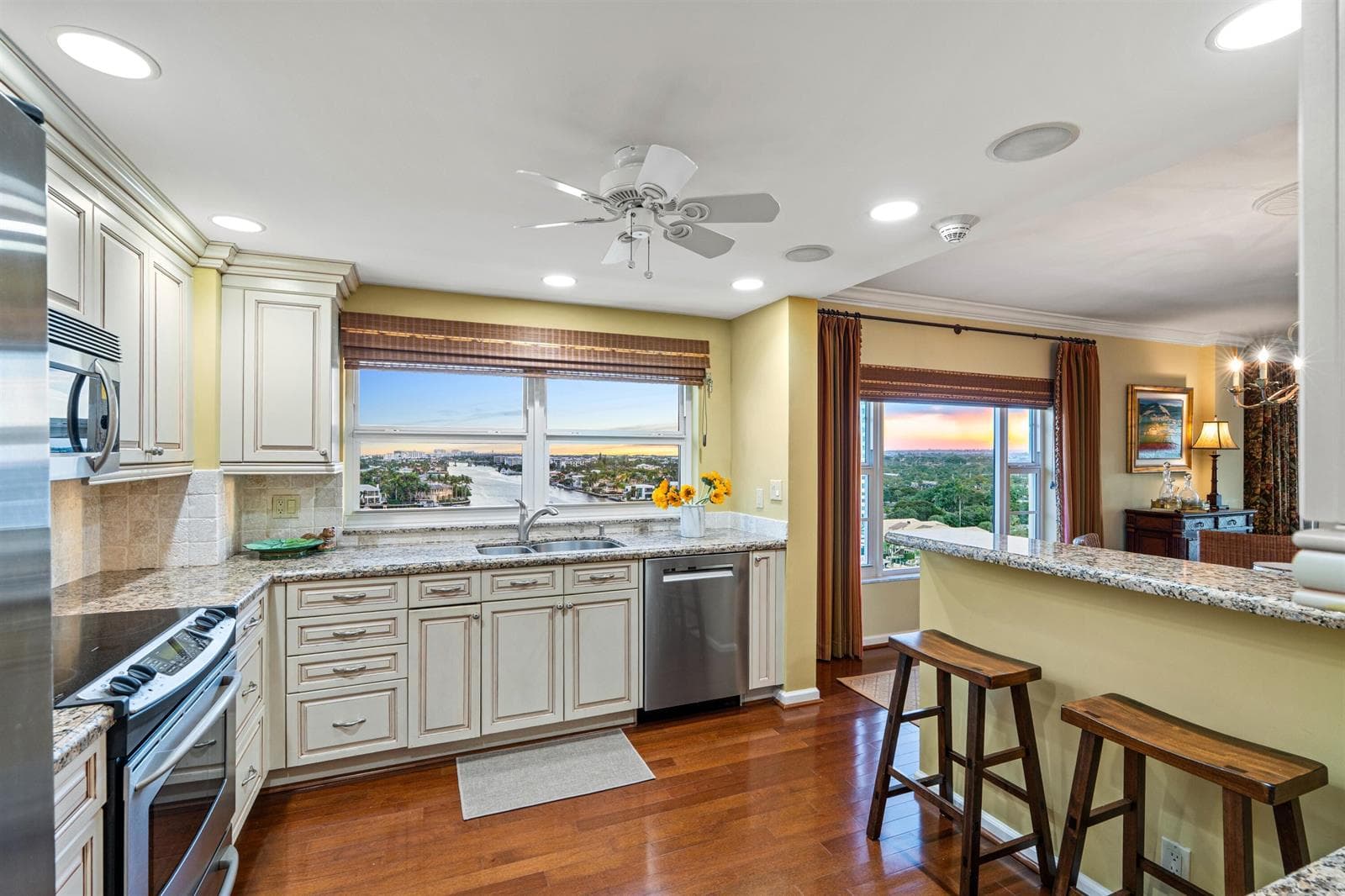 400 Seasage Drive 1101 photo 10