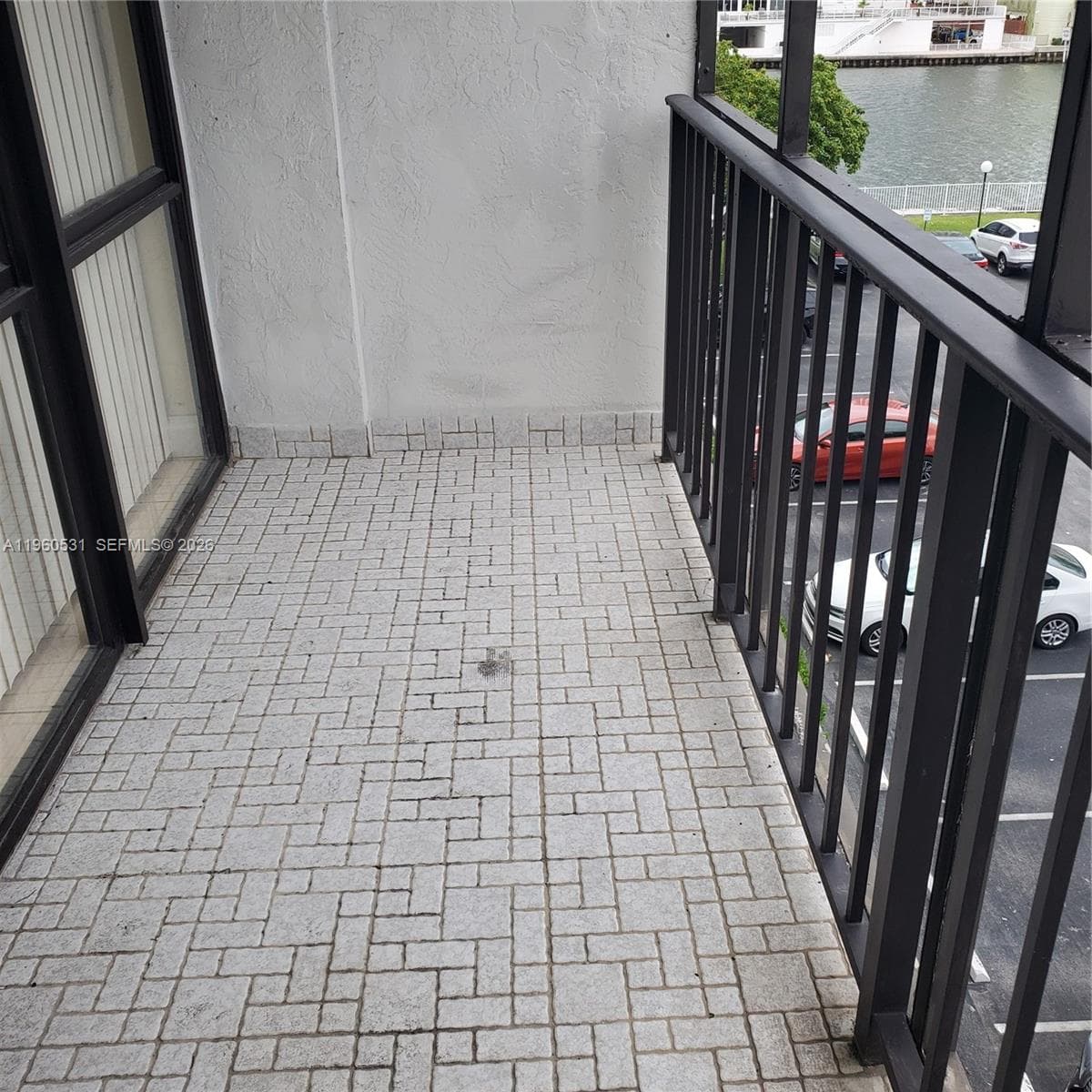 800 Parkview Dr 416 photo 16