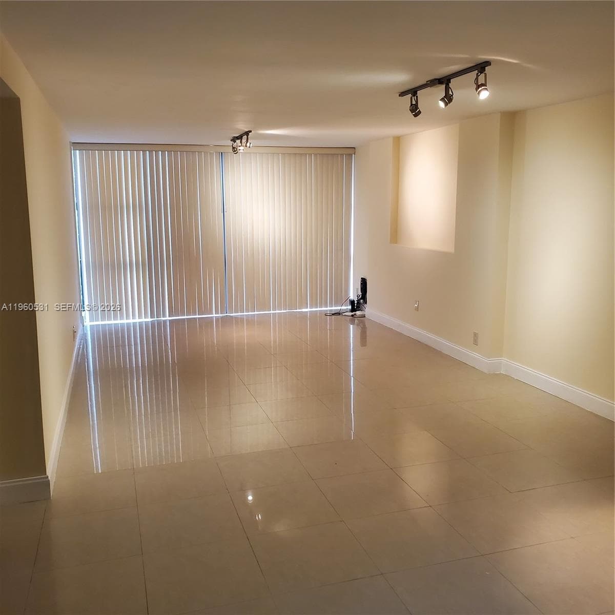 800 Parkview Dr 416 photo 5