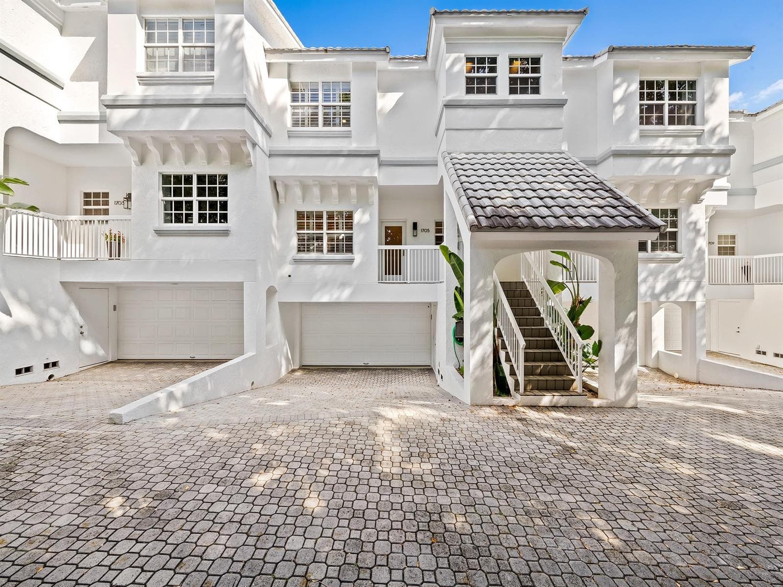 1705 E Las Olas Boulevard 3 photo 2