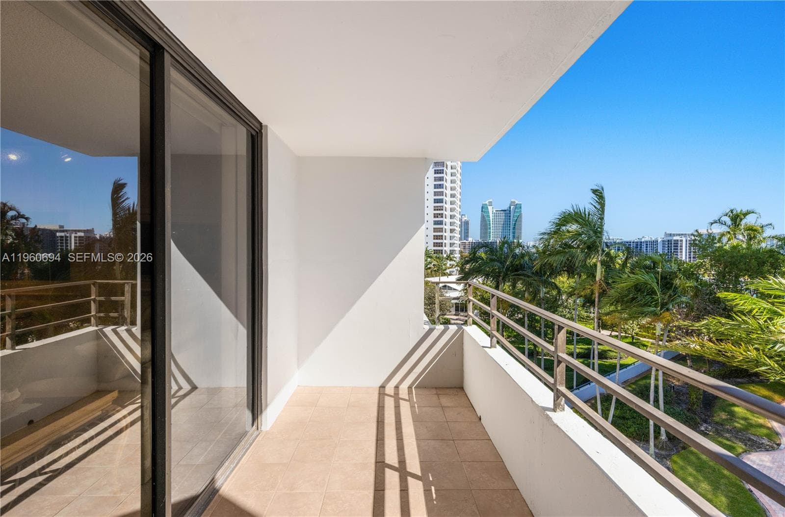 600 Three Islands Blvd 411 photo 5