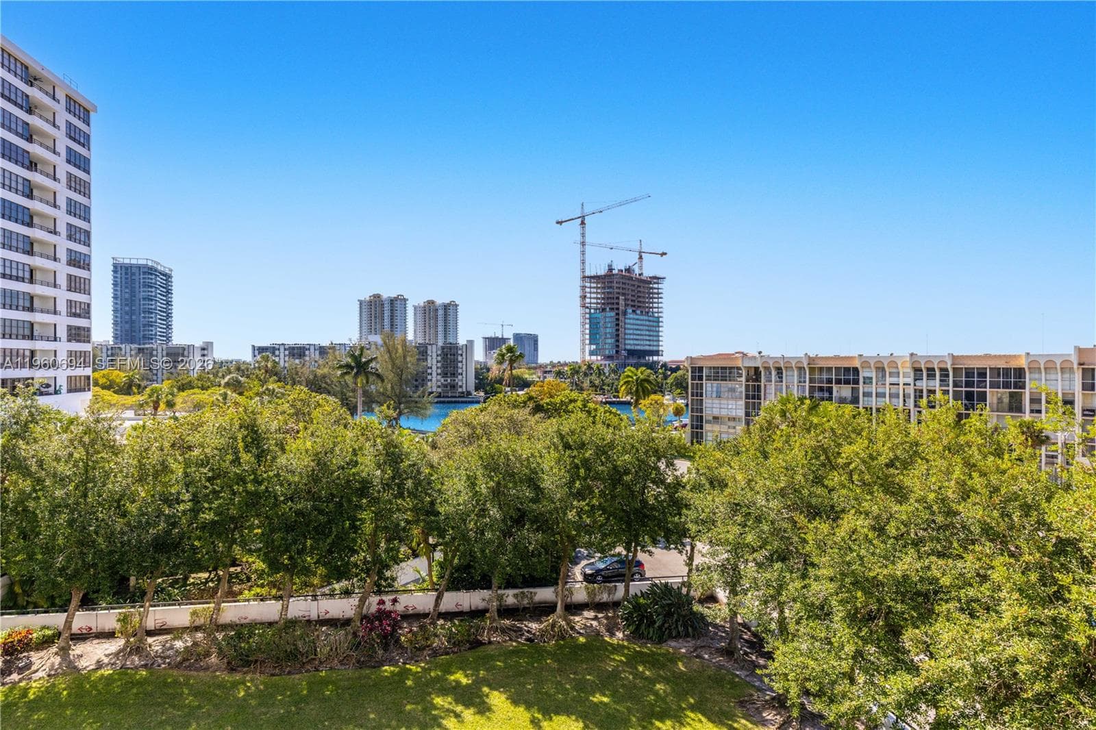 600 Three Islands Blvd 411 photo 4