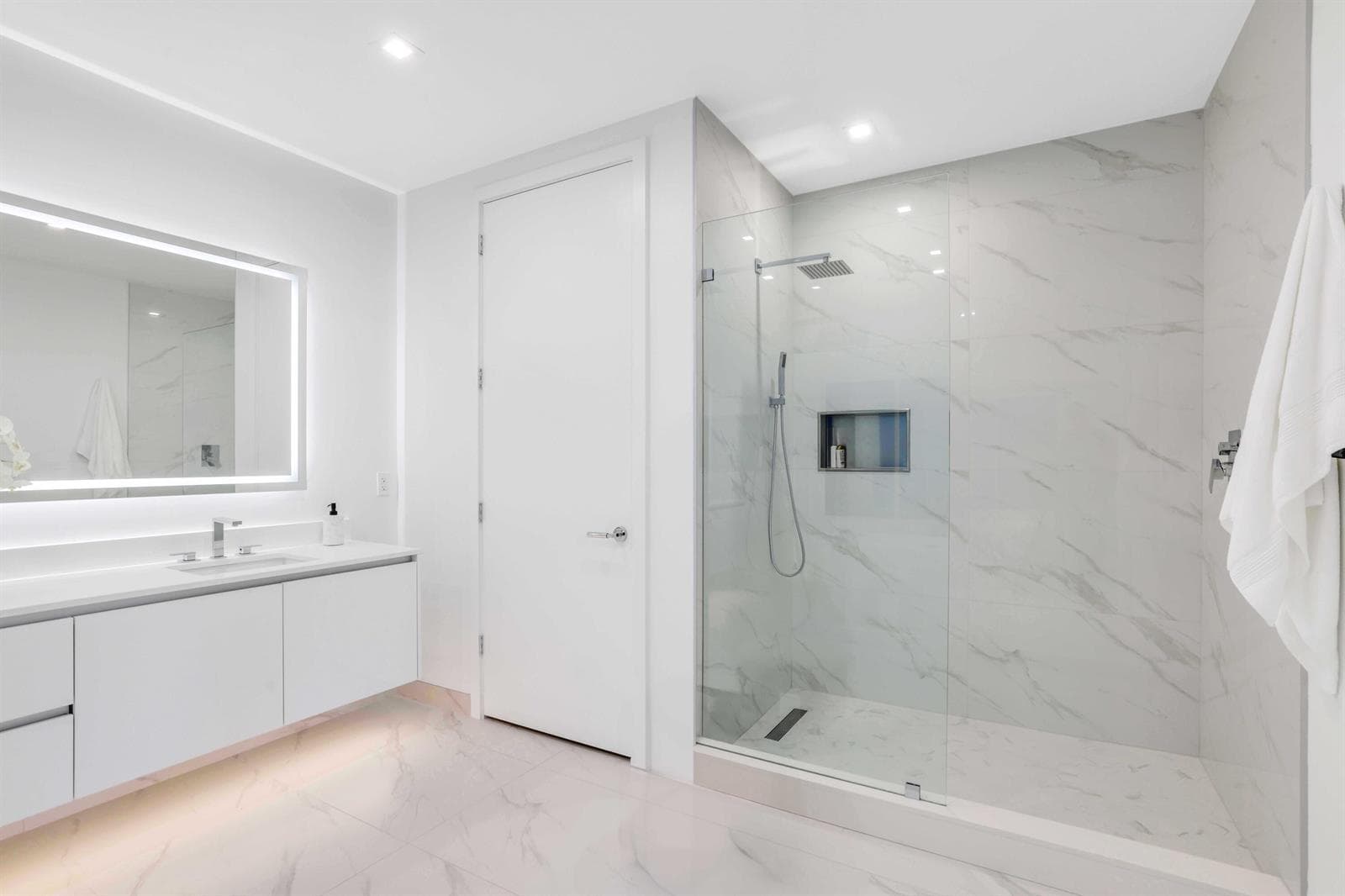 220 Lake Shore Drive 2112 photo 17