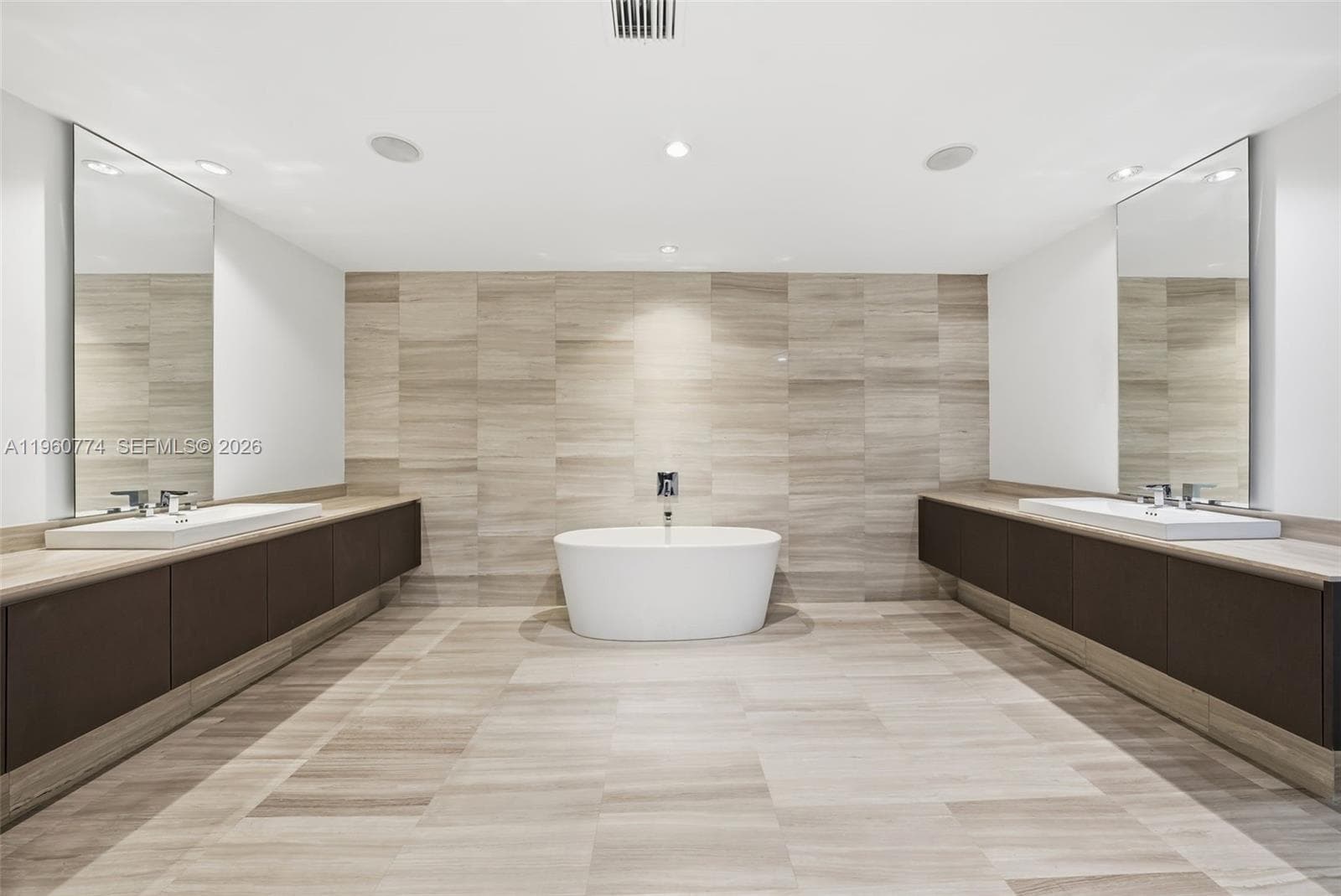 3250 188th St 906 photo 2