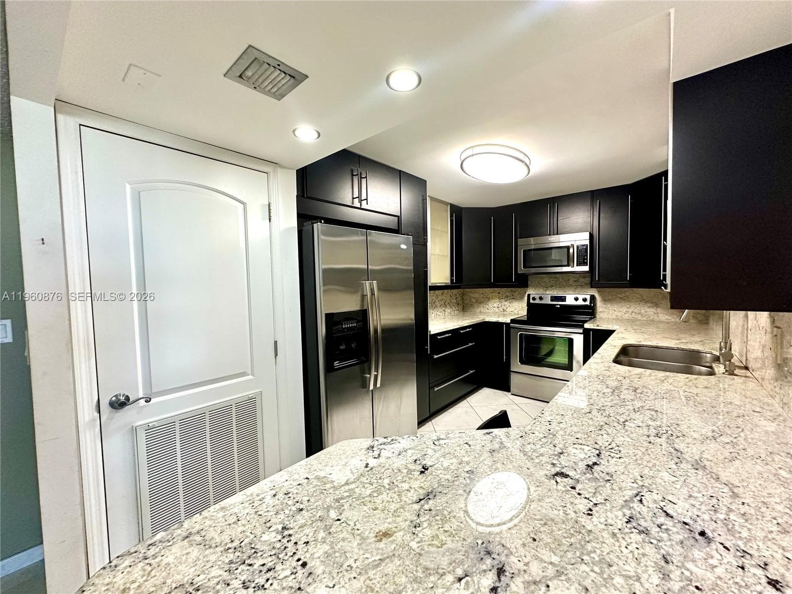 1904 S Ocean Dr 701 photo 11