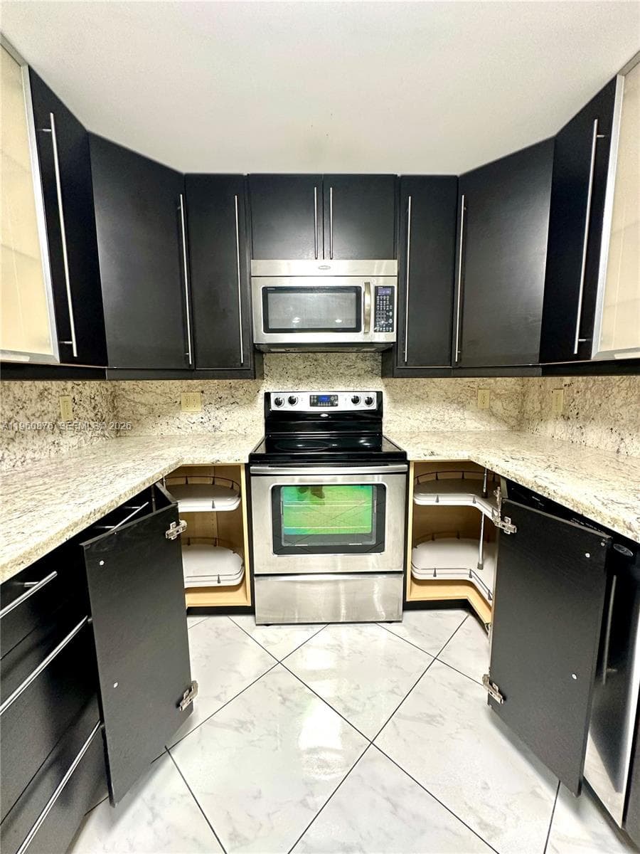 1904 S Ocean Dr 701 photo 8