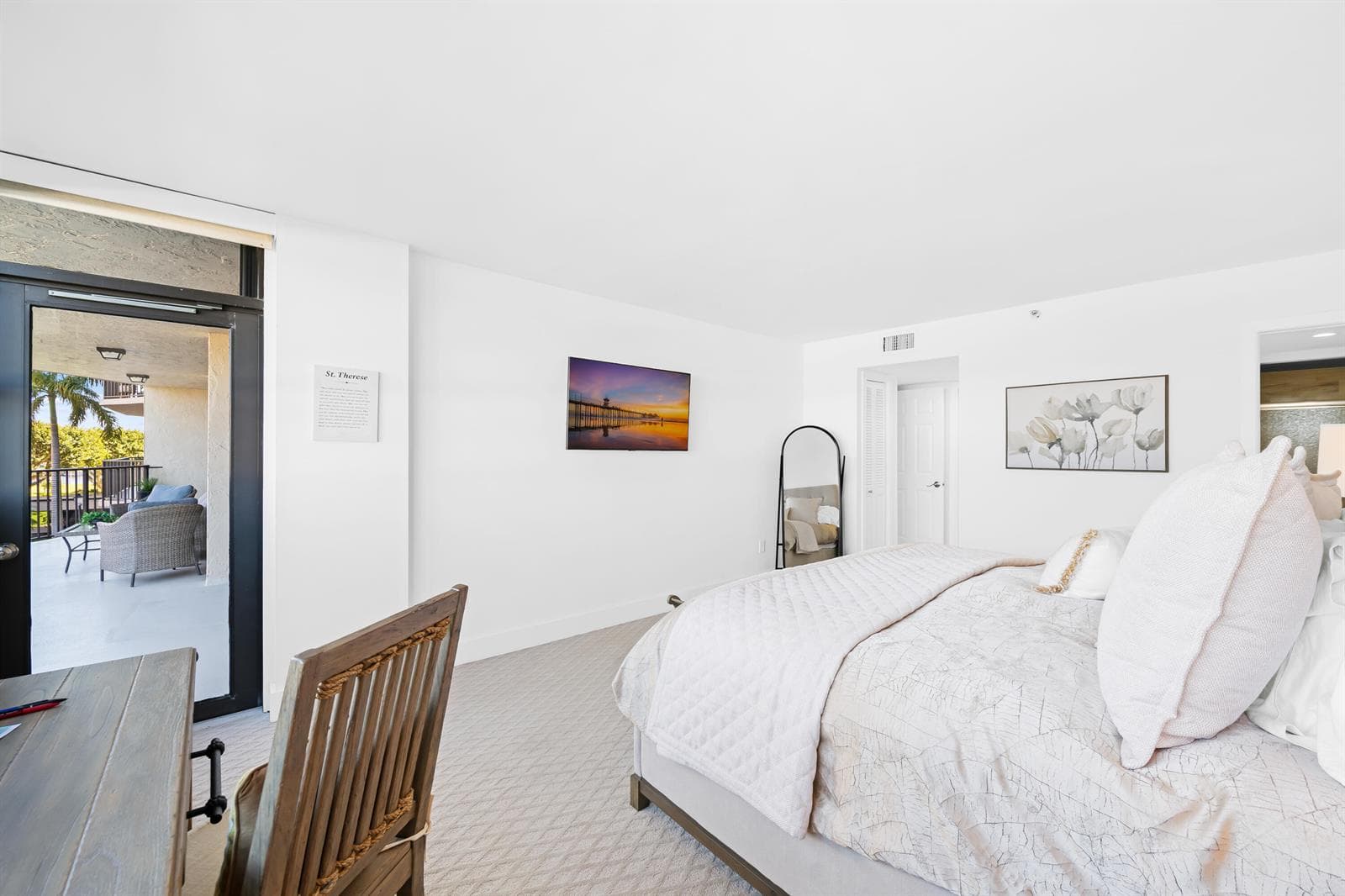 859 Jeffery Street 306 photo 23