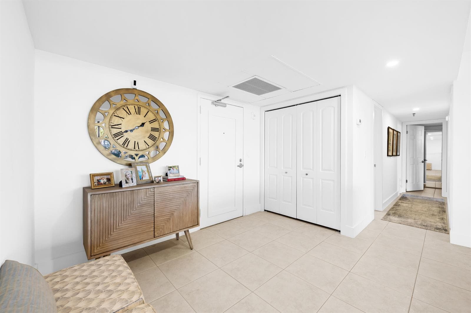 859 Jeffery Street 306 photo 14