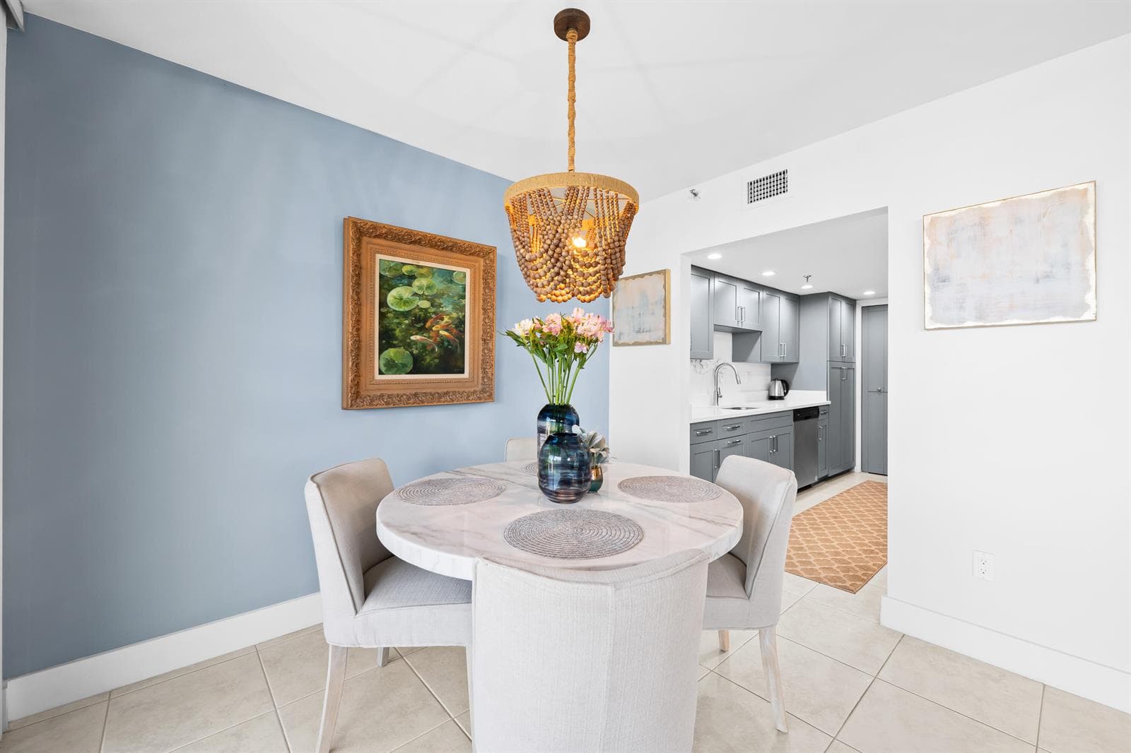 859 Jeffery Street 306 photo 4