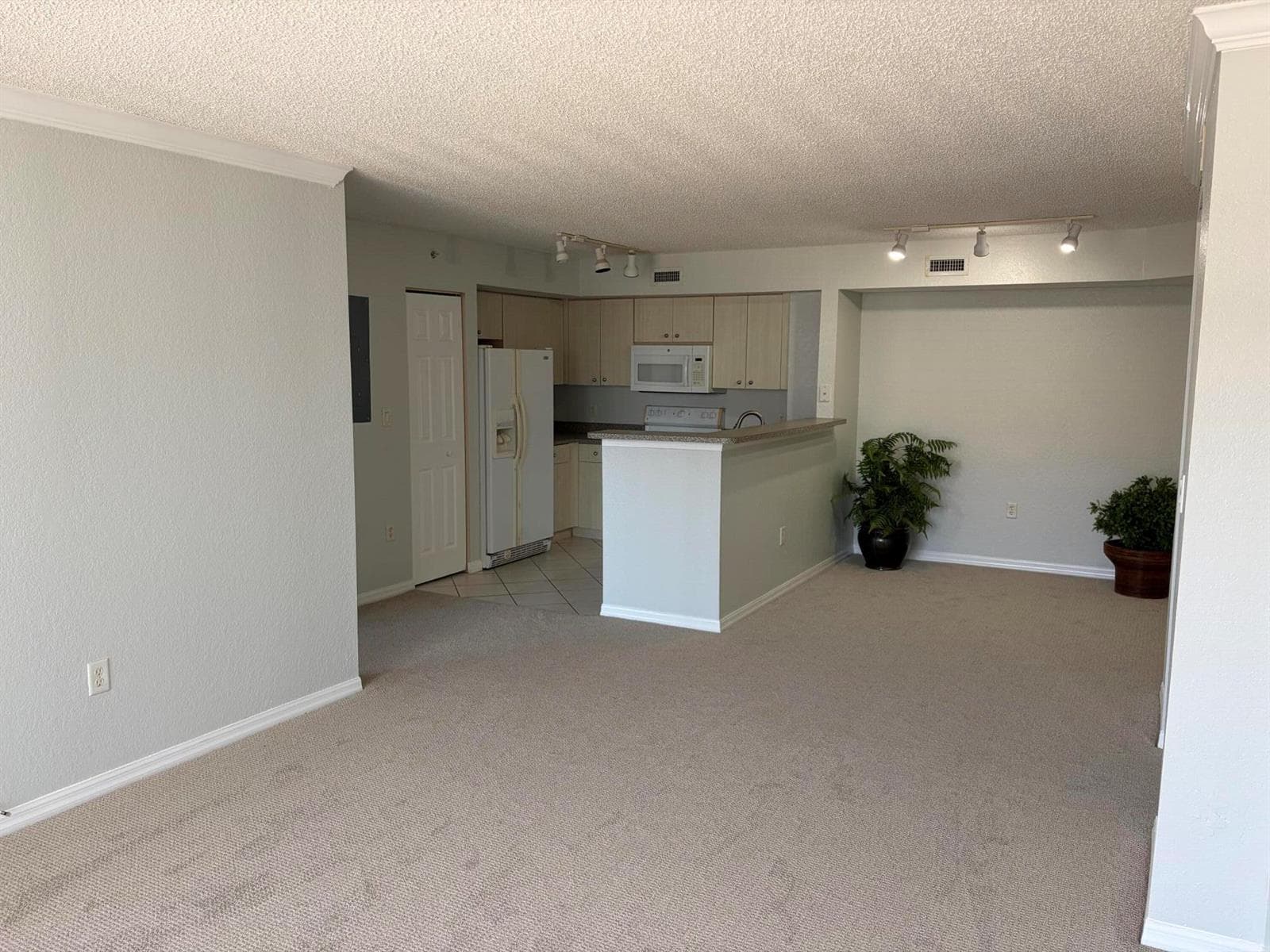 1801 N Flagler Drive 830 photo 3