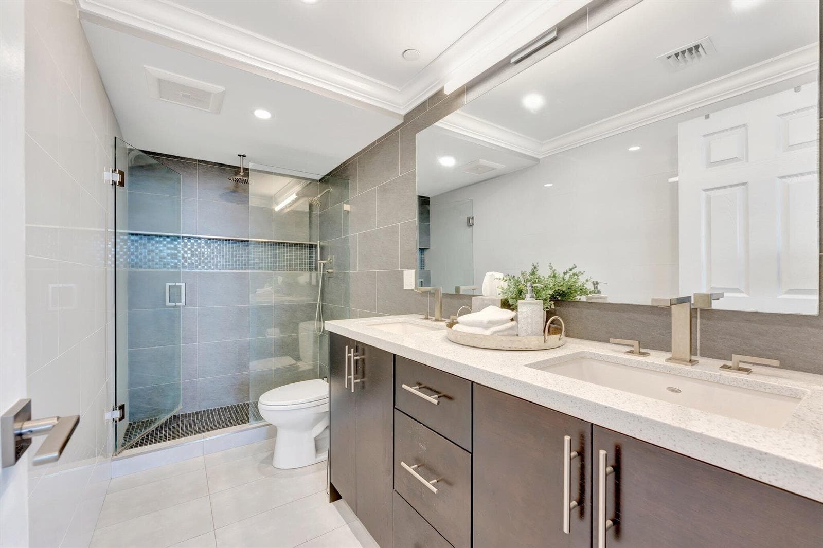 859 Jeffery Street 7030 photo 24