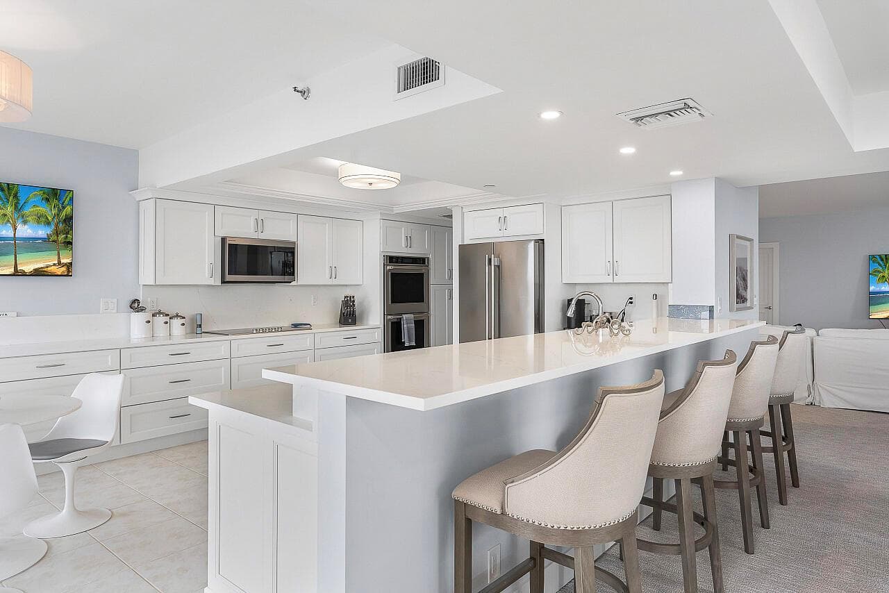 100 Lakeshore Drive 252 photo 13