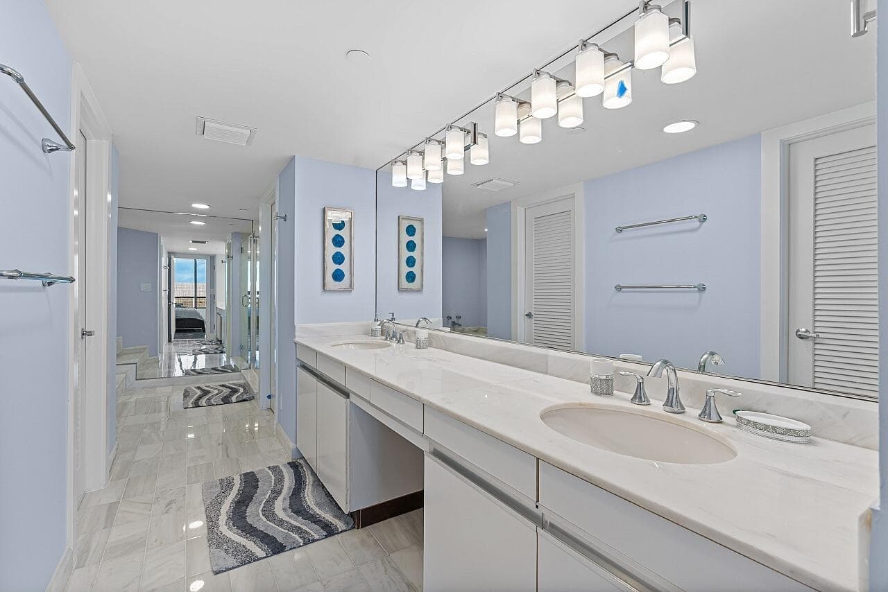 100 Lakeshore Drive 252 photo 15