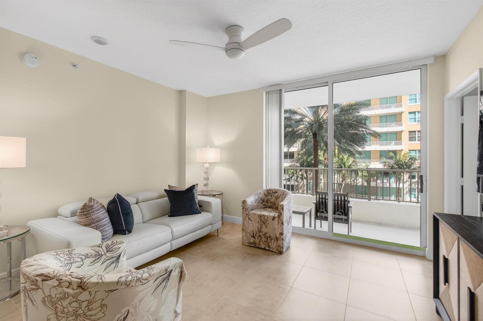 625 Casa Loma Boulevard 403 photo 14