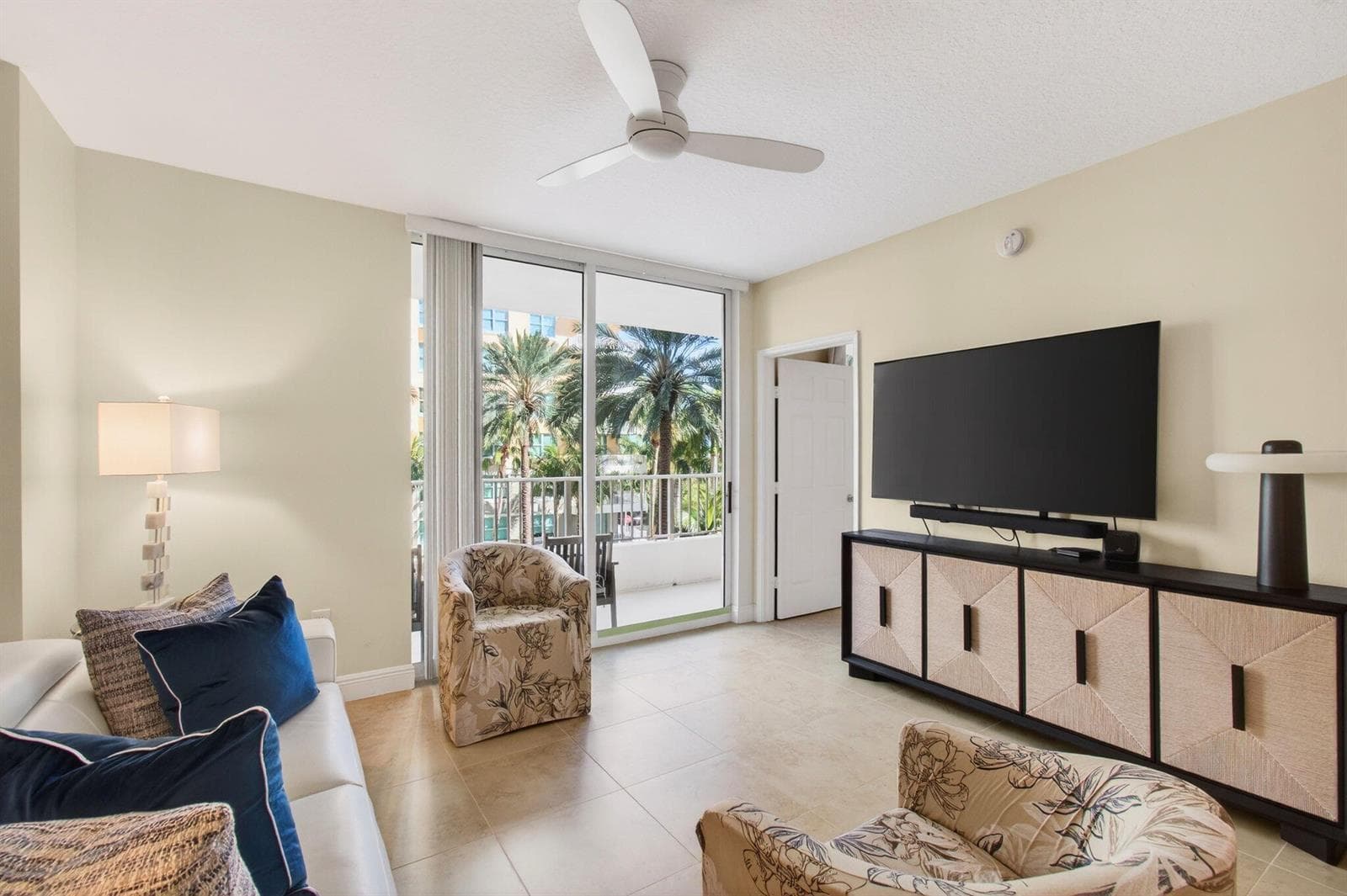 625 Casa Loma Boulevard 403 photo 15