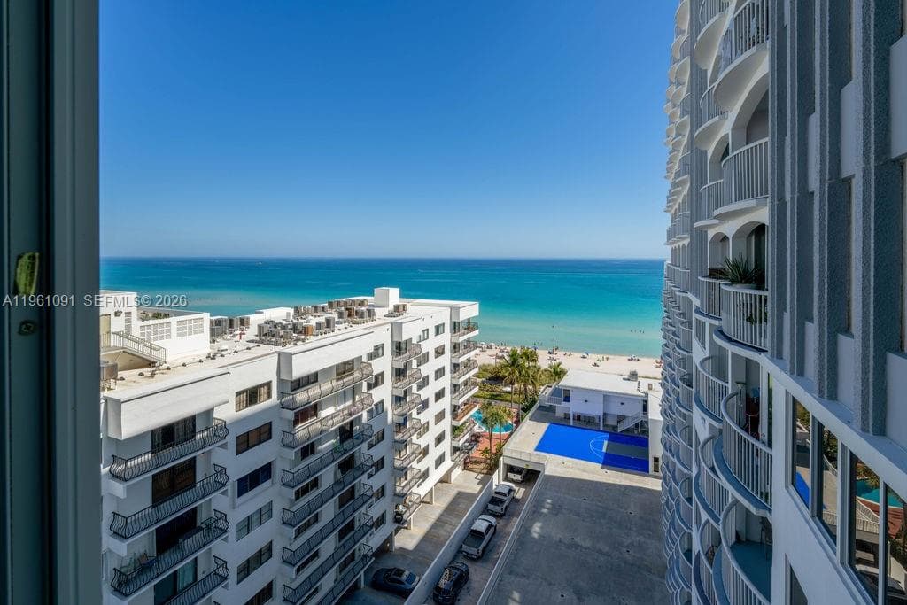 5401 Collins Ave 919 photo 20