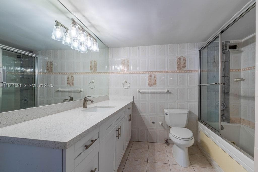 5401 Collins Ave 919 photo 18