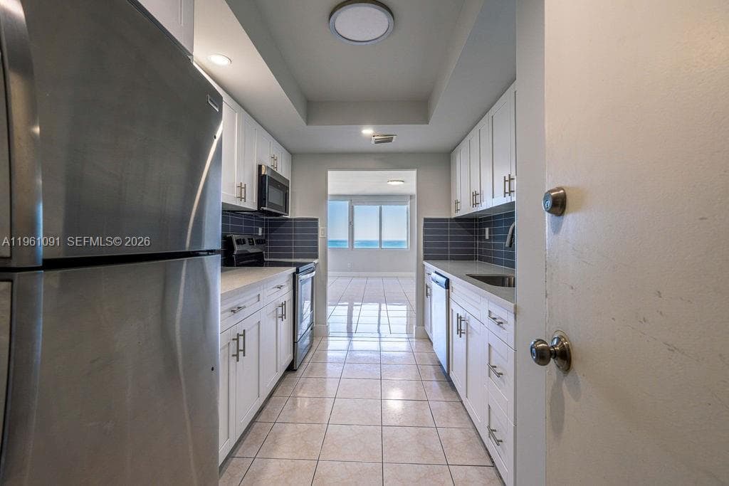 5401 Collins Ave 919 photo 8